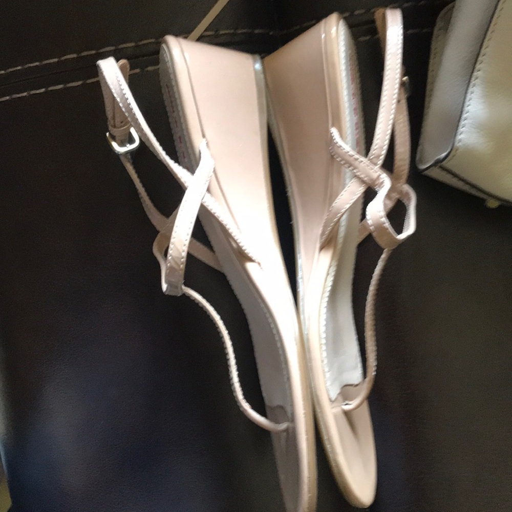 PRADA - Picture 4 of 8